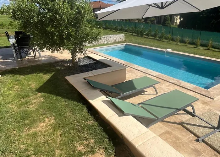 Maison Climatisee Avec Piscine Villa *